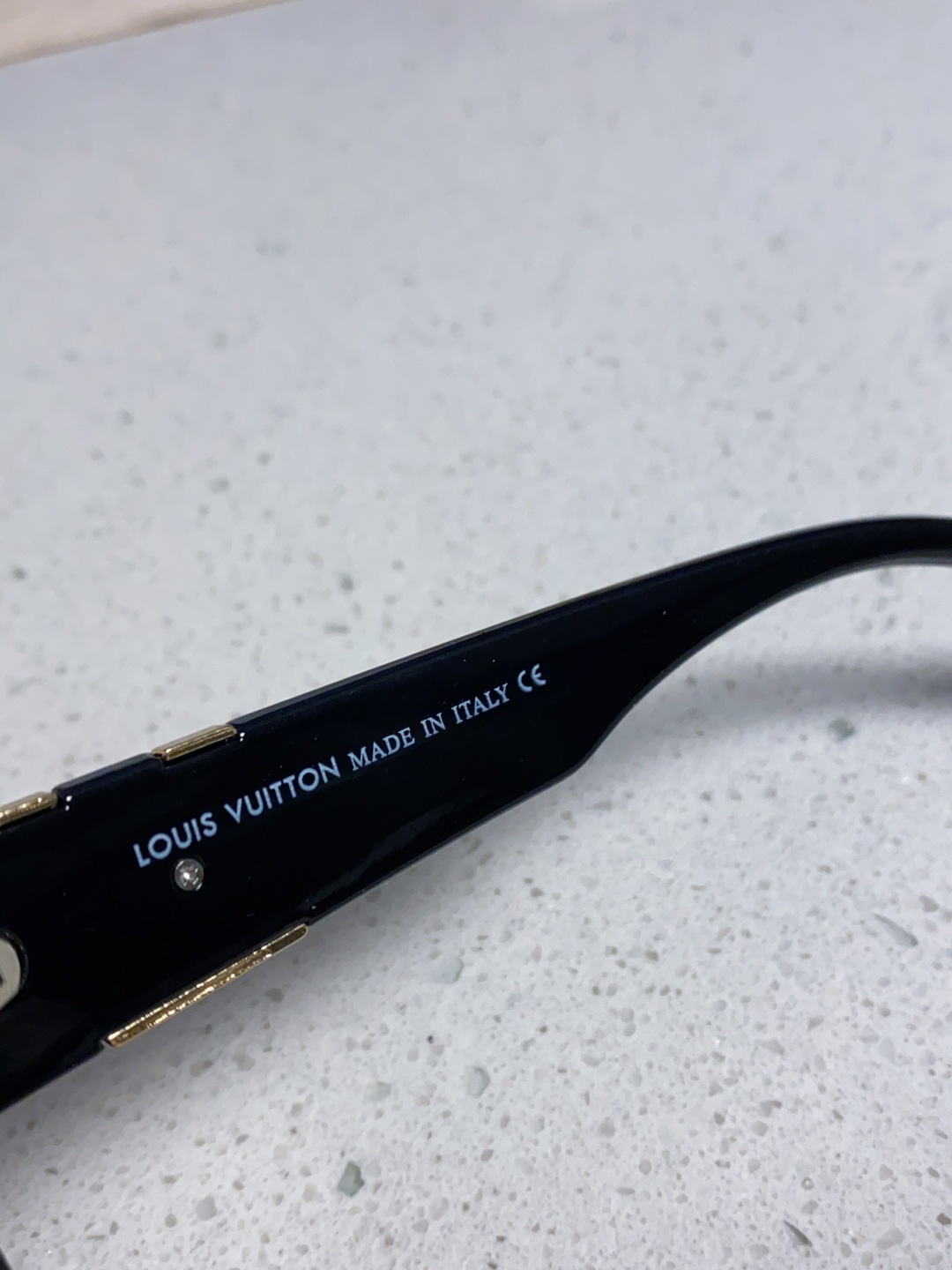 LouisVuitton路易威登 2025款欧美高端女士 方框显瘦休闲太阳眼欧洲站网红旅游防晒墨镜