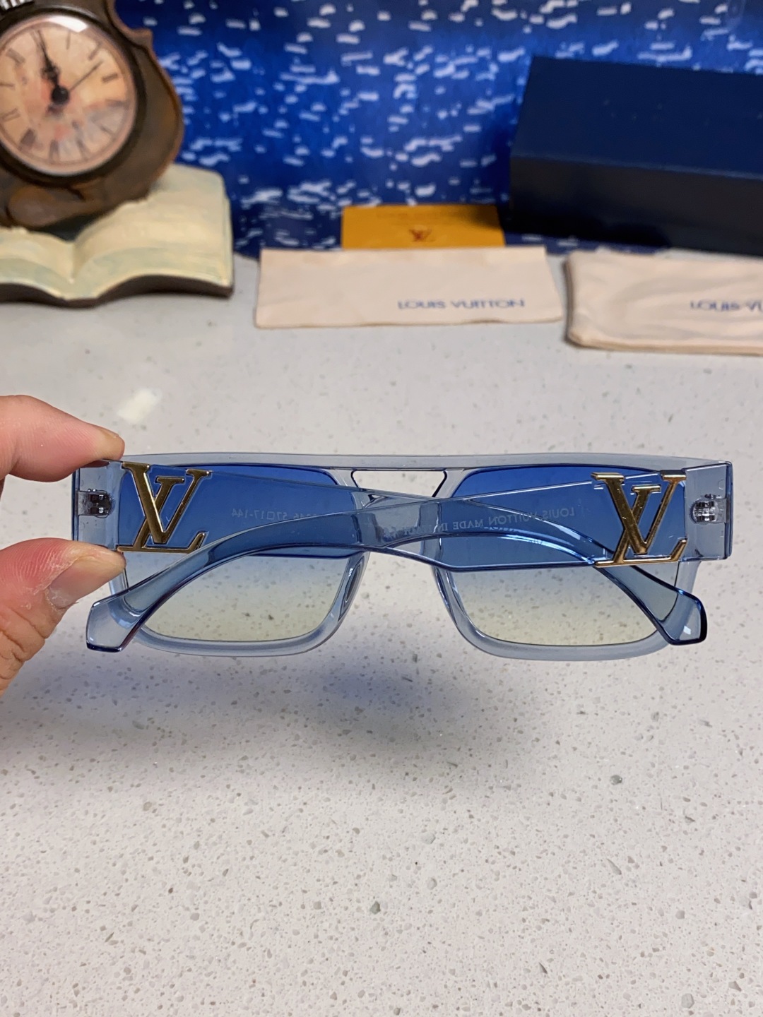 LouisVuitton路易威登 2025款欧美高端女士 方框显瘦休闲太阳眼欧洲站网红旅游防晒墨镜