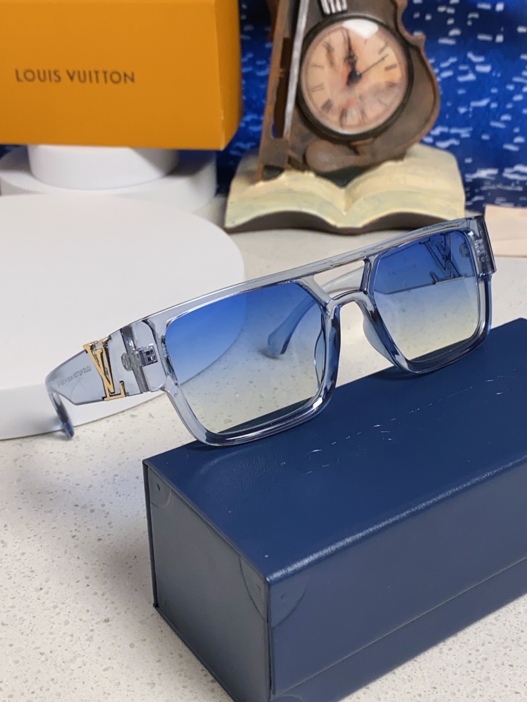 LouisVuitton路易威登 2025款欧美高端女士 方框显瘦休闲太阳眼欧洲站网红旅游防晒墨镜