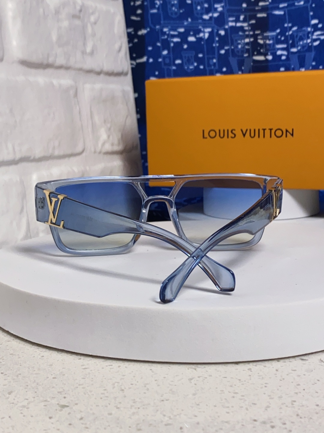 LouisVuitton路易威登 2025款欧美高端女士 方框显瘦休闲太阳眼欧洲站网红旅游防晒墨镜