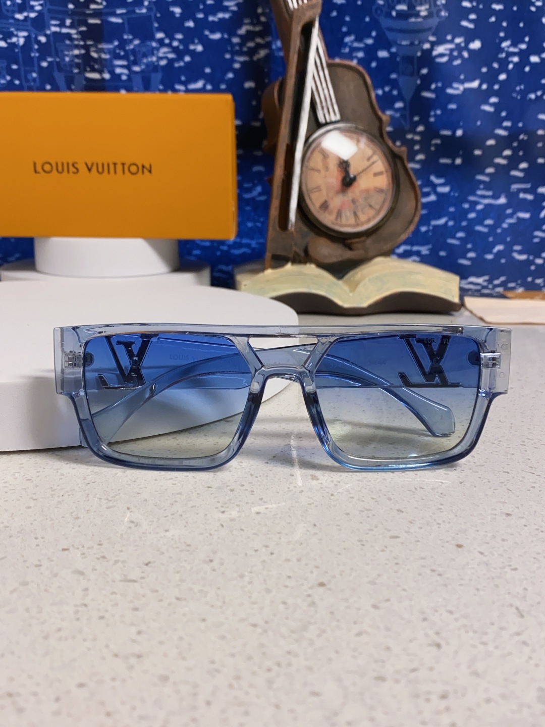 LouisVuitton路易威登 2025款欧美高端女士 方框显瘦休闲太阳眼欧洲站网红旅游防晒墨镜