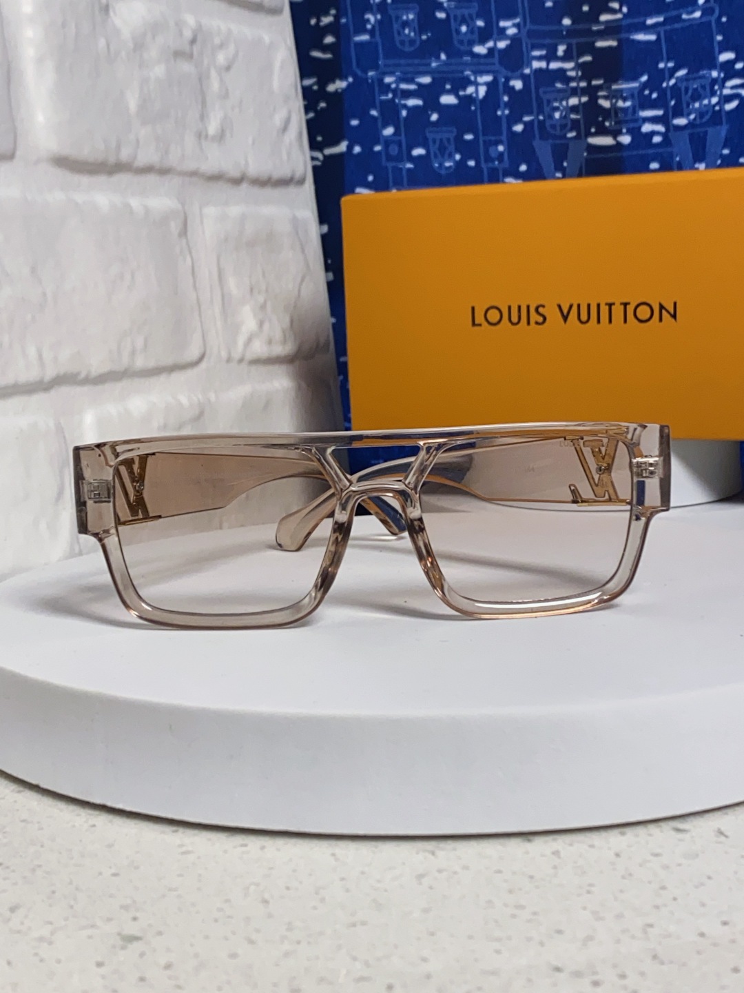 LouisVuitton路易威登 2025款欧美高端女士 方框显瘦休闲太阳眼欧洲站网红旅游防晒墨镜