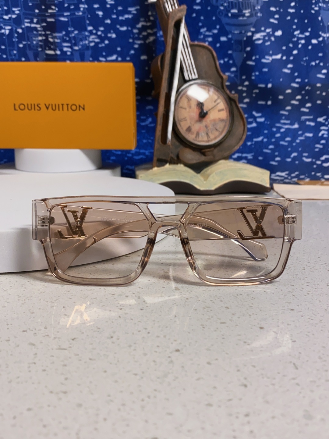 LouisVuitton路易威登 2025款欧美高端女士 方框显瘦休闲太阳眼欧洲站网红旅游防晒墨镜