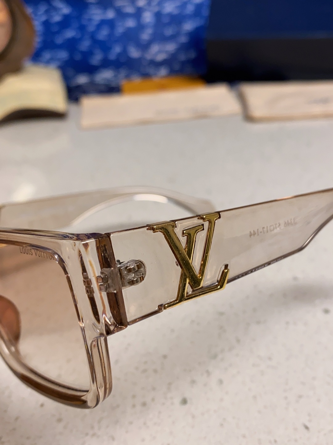 LouisVuitton路易威登 2025款欧美高端女士 方框显瘦休闲太阳眼欧洲站网红旅游防晒墨镜