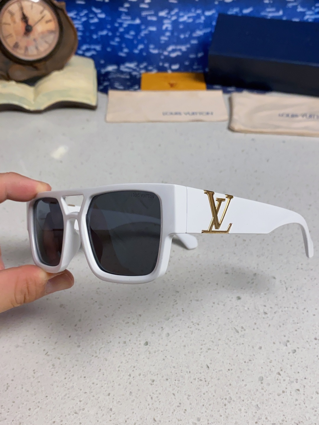 LouisVuitton路易威登 2025款欧美高端女士 方框显瘦休闲太阳眼欧洲站网红旅游防晒墨镜