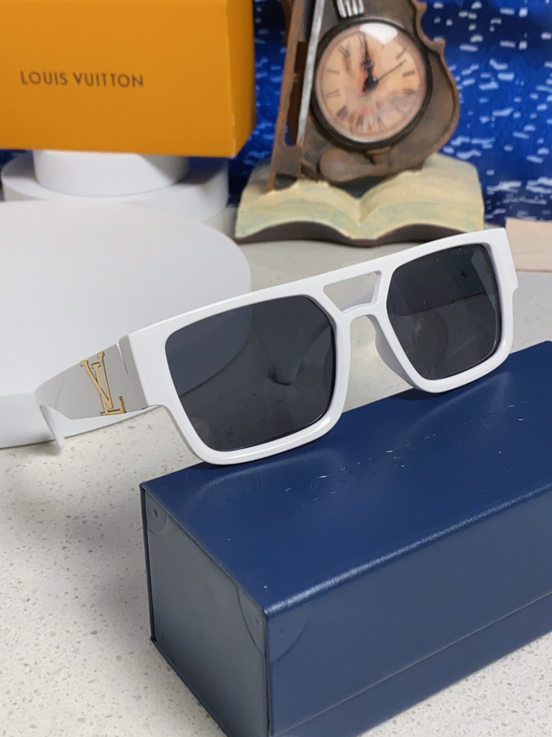 LouisVuitton路易威登 2025款欧美高端女士 方框显瘦休闲太阳眼欧洲站网红旅游防晒墨镜