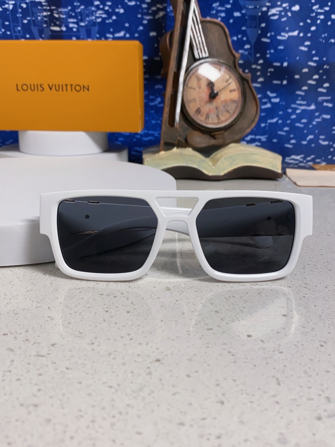 LouisVuitton路易威登 2025款欧美高端女士 方框显瘦休闲太阳眼欧洲站网红旅游防晒墨镜