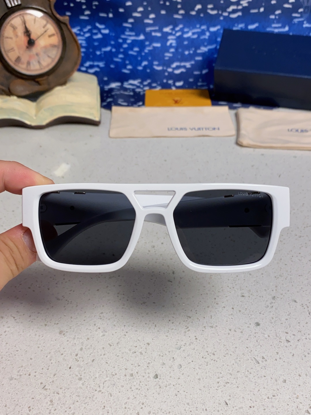 LouisVuitton路易威登 2025款欧美高端女士 方框显瘦休闲太阳眼欧洲站网红旅游防晒墨镜