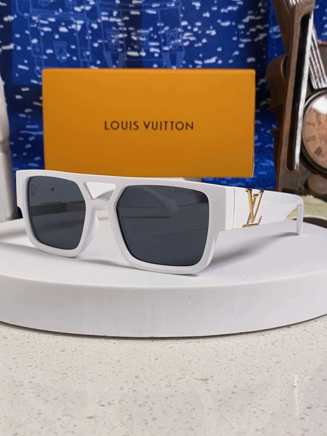 LouisVuitton路易威登 2025款欧美高端女士 方框显瘦休闲太阳眼欧洲站网红旅游防晒墨镜