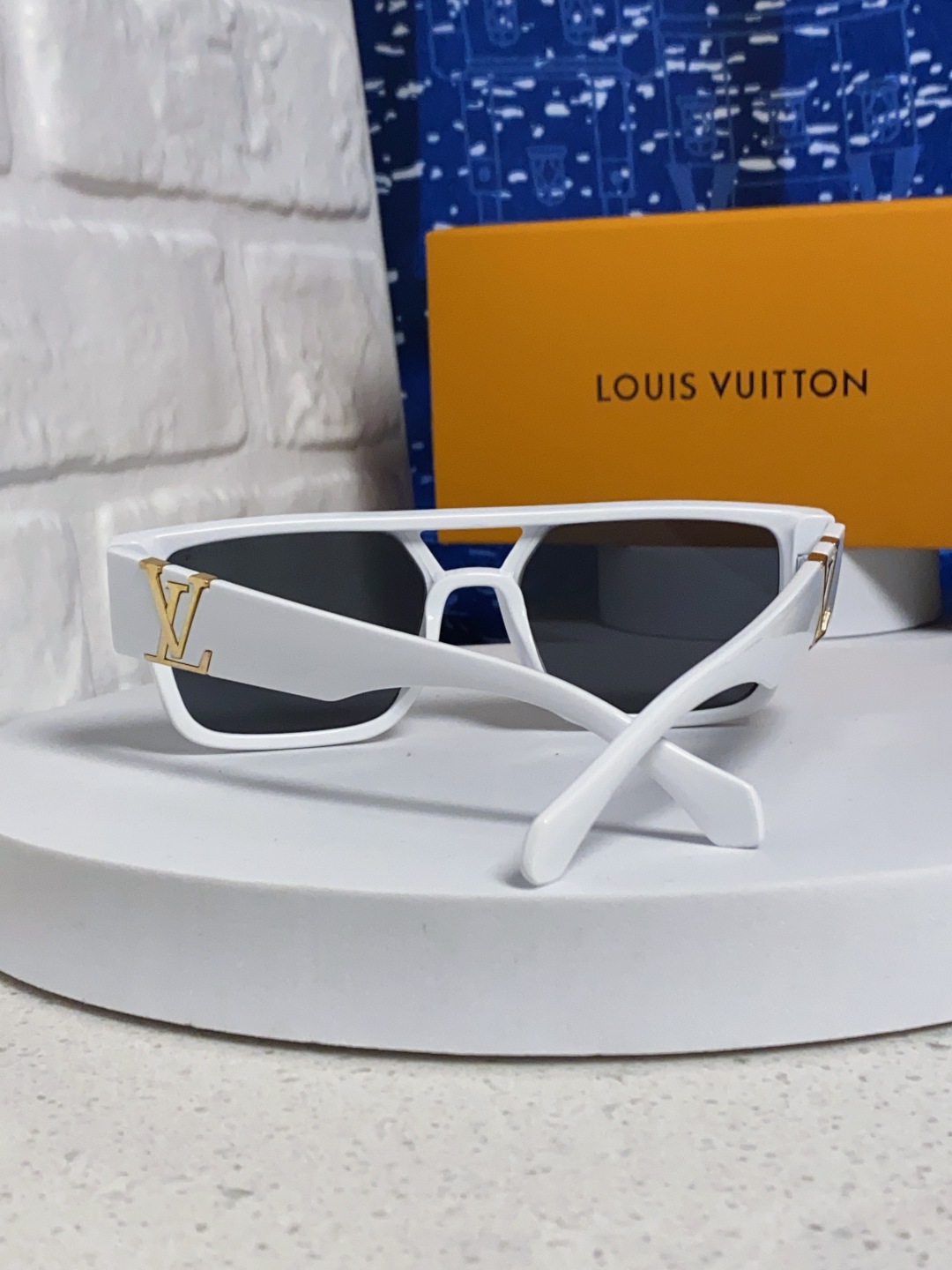 LouisVuitton路易威登 2025款欧美高端女士 方框显瘦休闲太阳眼欧洲站网红旅游防晒墨镜