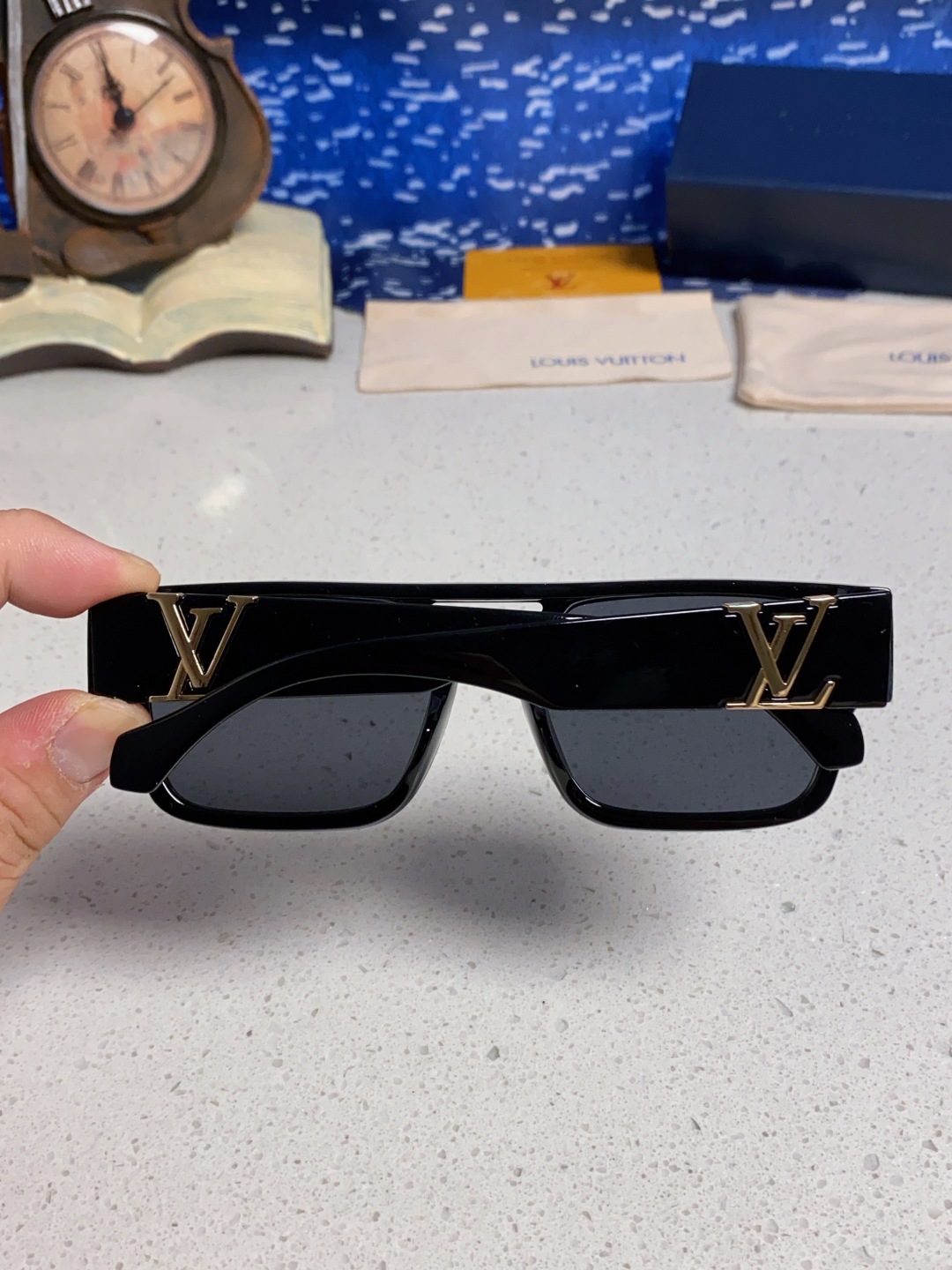 LouisVuitton路易威登 2025款欧美高端女士 方框显瘦休闲太阳眼欧洲站网红旅游防晒墨镜