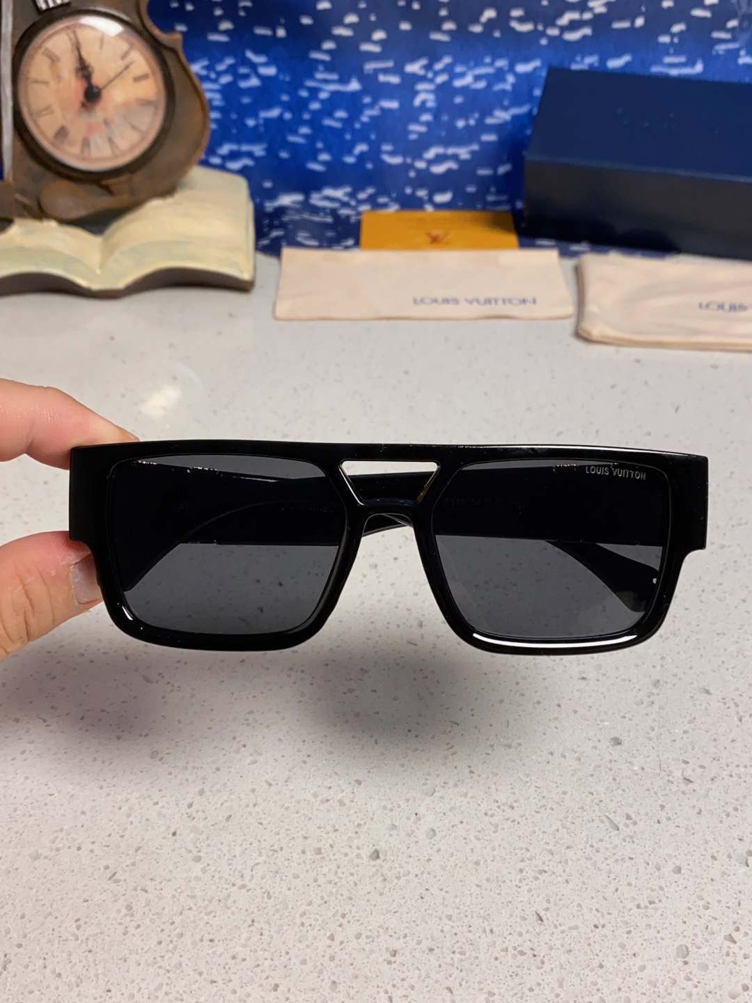 LouisVuitton路易威登 2025款欧美高端女士 方框显瘦休闲太阳眼欧洲站网红旅游防晒墨镜