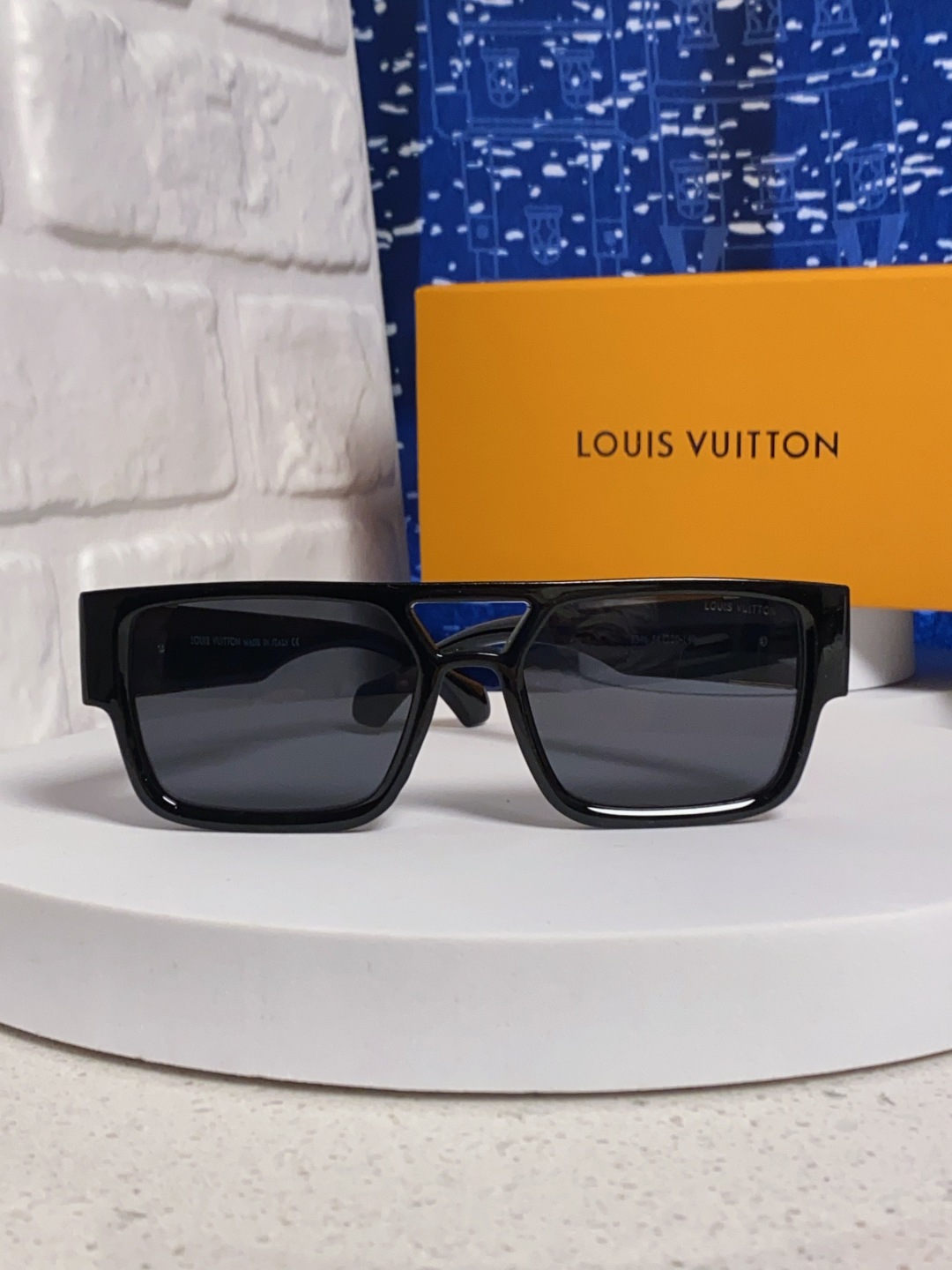 LouisVuitton路易威登 2025款欧美高端女士 方框显瘦休闲太阳眼欧洲站网红旅游防晒墨镜