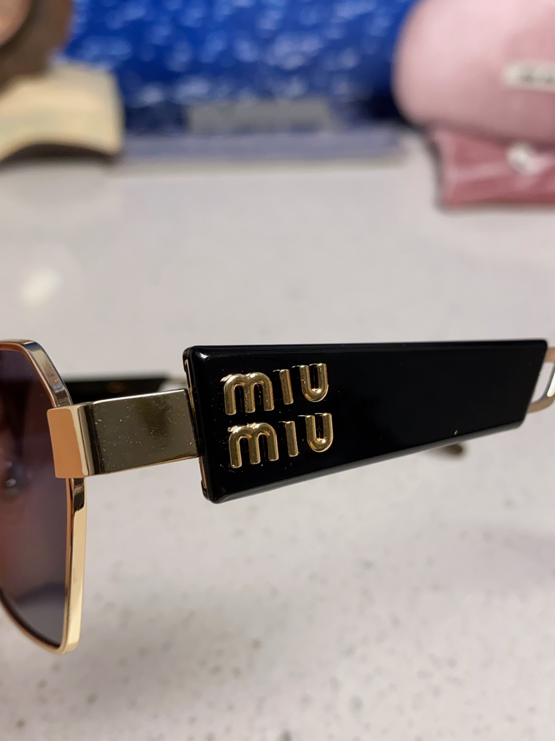  Miumiu缪缪 2025夏季新款时尚多边形太阳镜欧美潮流个性墨镜是穿搭出游眼镜 女士墨镜