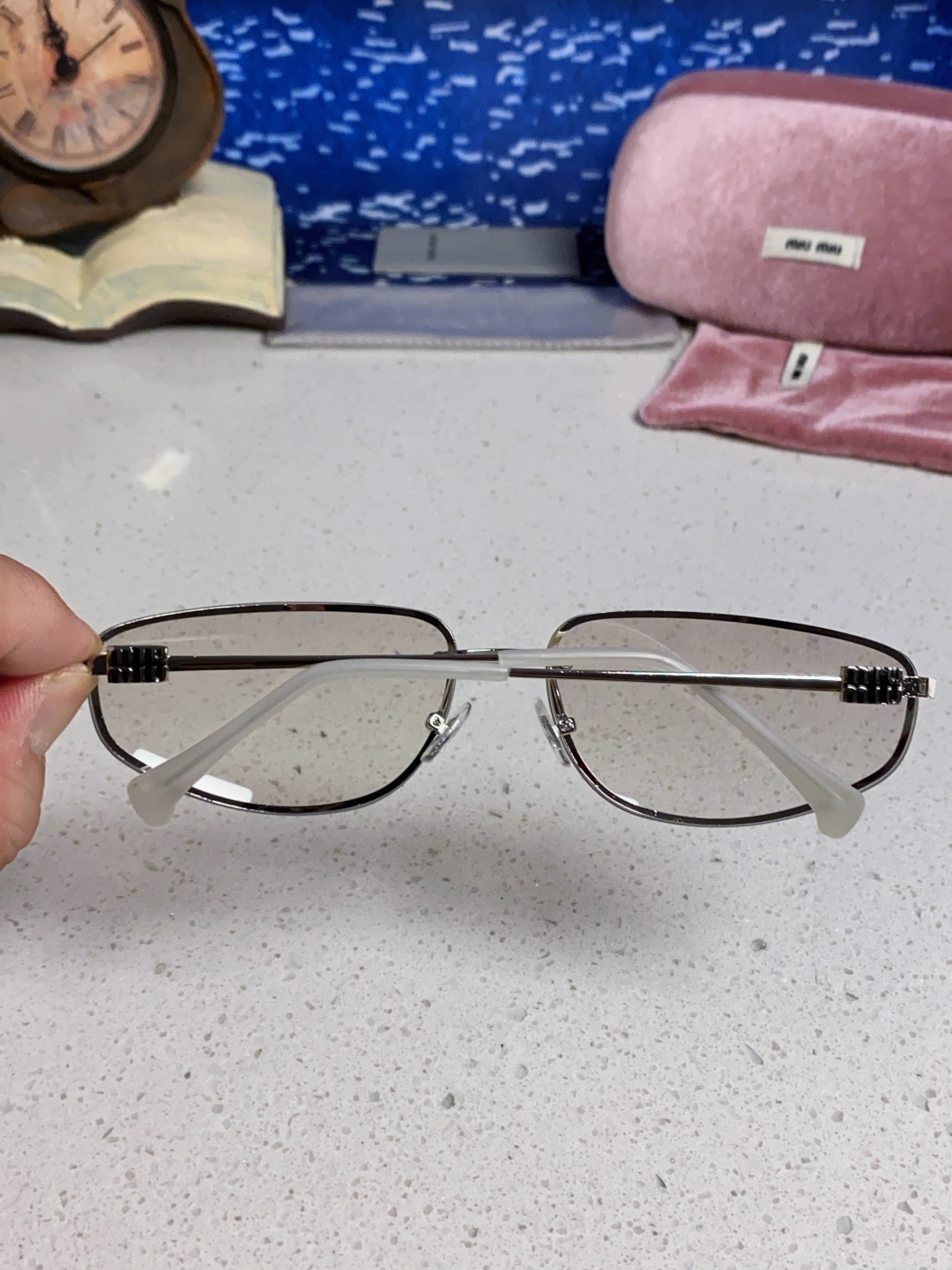  MIUMIU缪缪 2025新款欧美奢华女街拍弧形超轻太阳眼欧洲站网红旅游防紫外线墨镜 