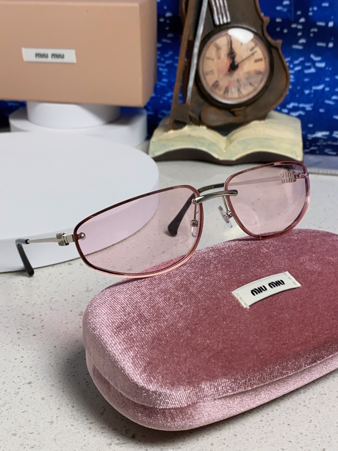  MIUMIU缪缪 2025新款欧美奢华女街拍弧形超轻太阳眼欧洲站网红旅游防紫外线墨镜 
