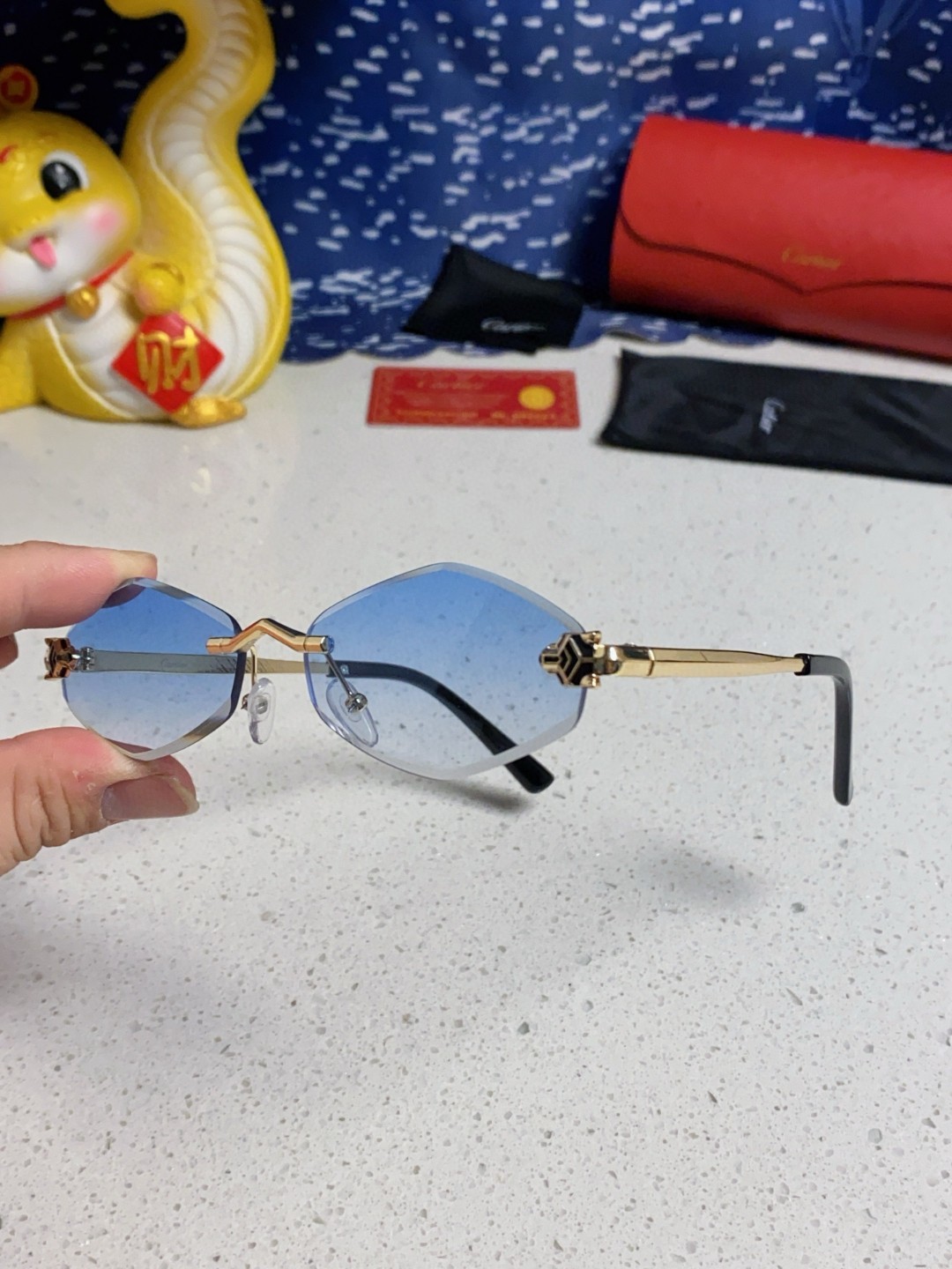 Cartier卡地亚 2025新款时尚复古个性舒适 前卫CT0443S太阳镜 墨镜高质感潮 金属无框豹子