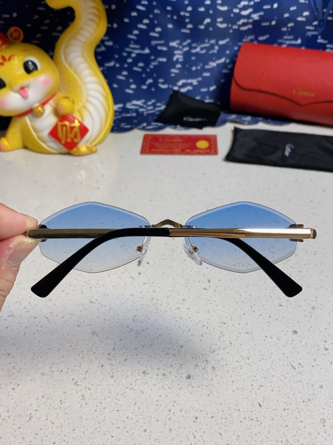 Cartier卡地亚 2025新款时尚复古个性舒适 前卫CT0443S太阳镜 墨镜高质感潮 金属无框豹子