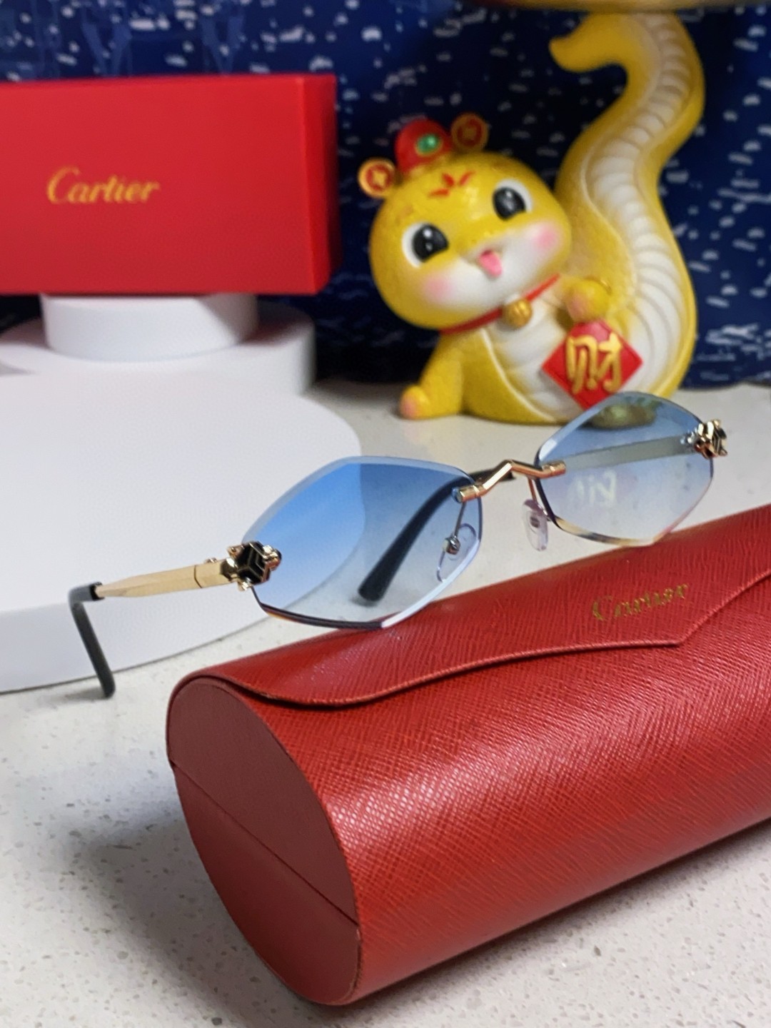 Cartier卡地亚 2025新款时尚复古个性舒适 前卫CT0443S太阳镜 墨镜高质感潮 金属无框豹子