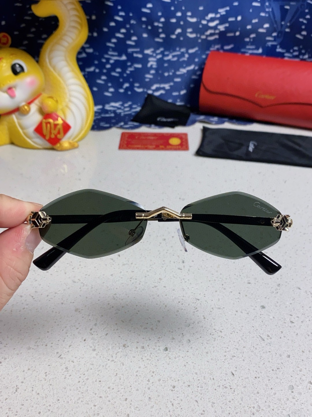 Cartier卡地亚 2025新款时尚复古个性舒适 前卫CT0443S太阳镜 墨镜高质感潮 金属无框豹子