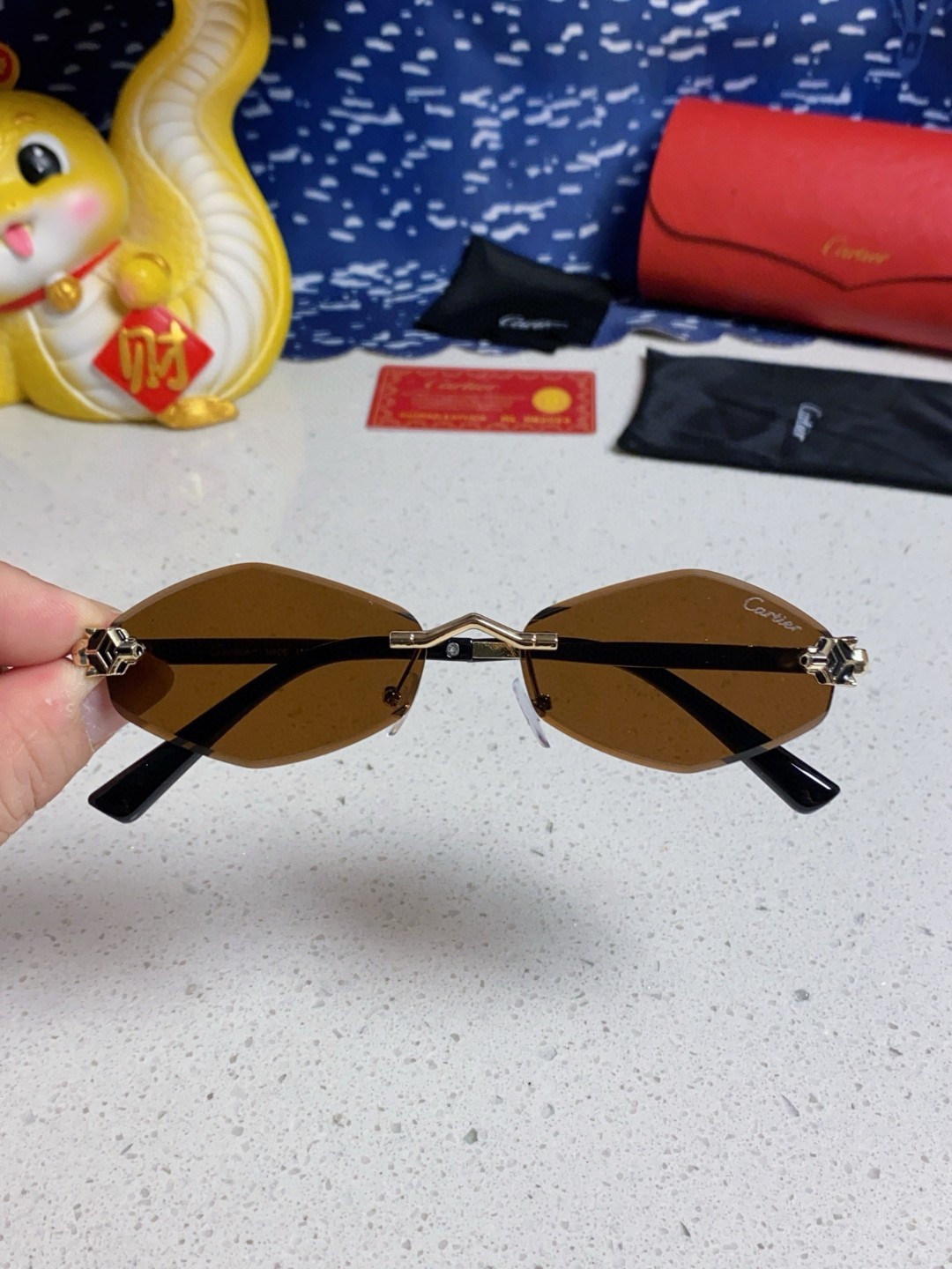 Cartier卡地亚 2025新款时尚复古个性舒适 前卫CT0443S太阳镜 墨镜高质感潮 金属无框豹子
