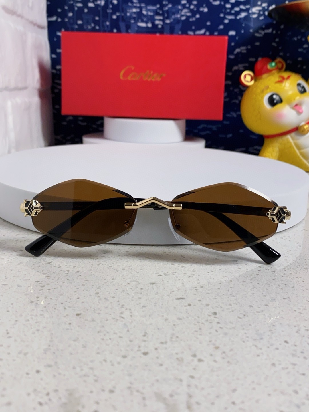 Cartier卡地亚 2025新款时尚复古个性舒适 前卫CT0443S太阳镜 墨镜高质感潮 金属无框豹子