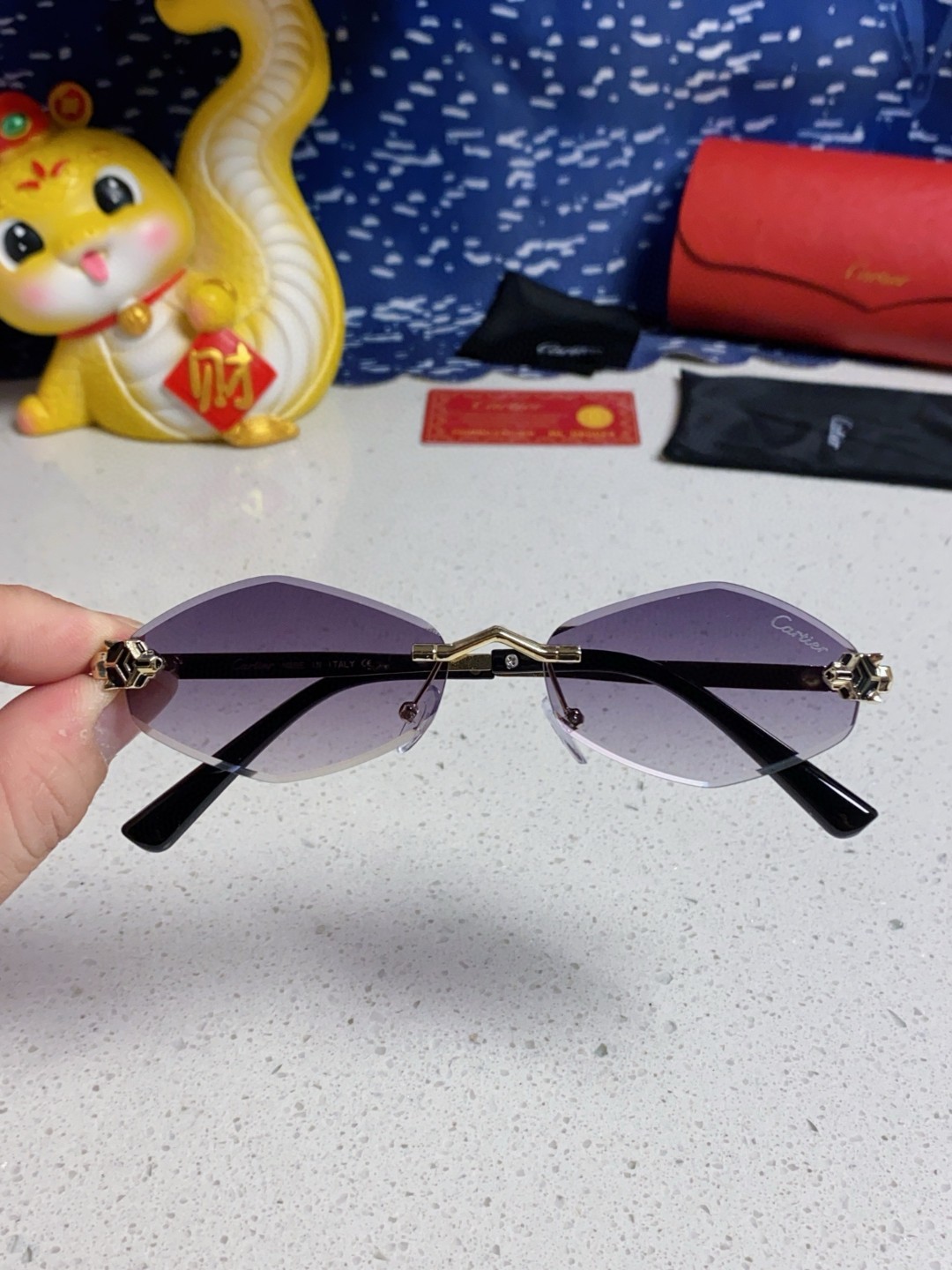 Cartier卡地亚 2025新款时尚复古个性舒适 前卫CT0443S太阳镜 墨镜高质感潮 金属无框豹子