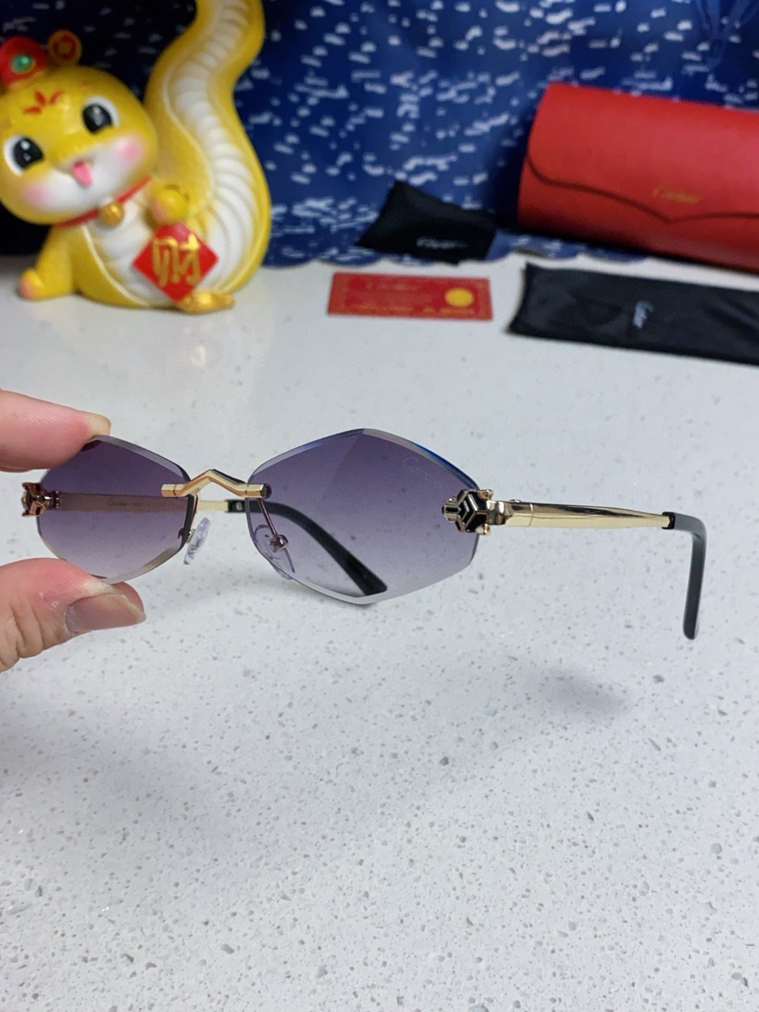 Cartier卡地亚 2025新款时尚复古个性舒适 前卫CT0443S太阳镜 墨镜高质感潮 金属无框豹子