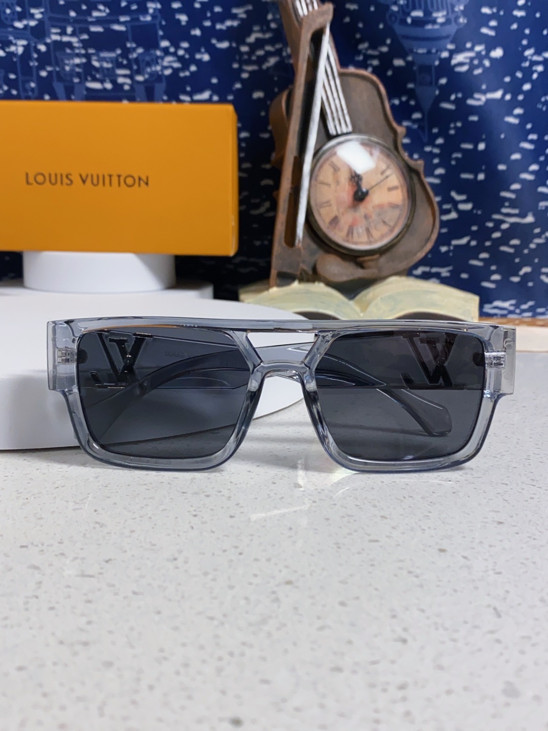 LouisVuitton路易威登 2025款欧美高端女士 方框显瘦休闲太阳眼欧洲站网红旅游防晒墨镜