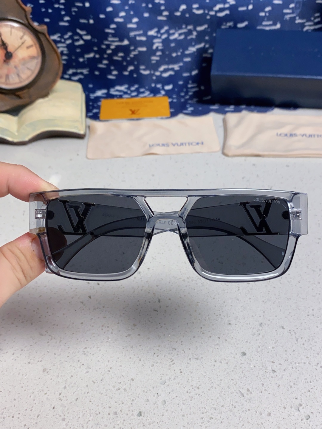 LouisVuitton路易威登 2025款欧美高端女士 方框显瘦休闲太阳眼欧洲站网红旅游防晒墨镜