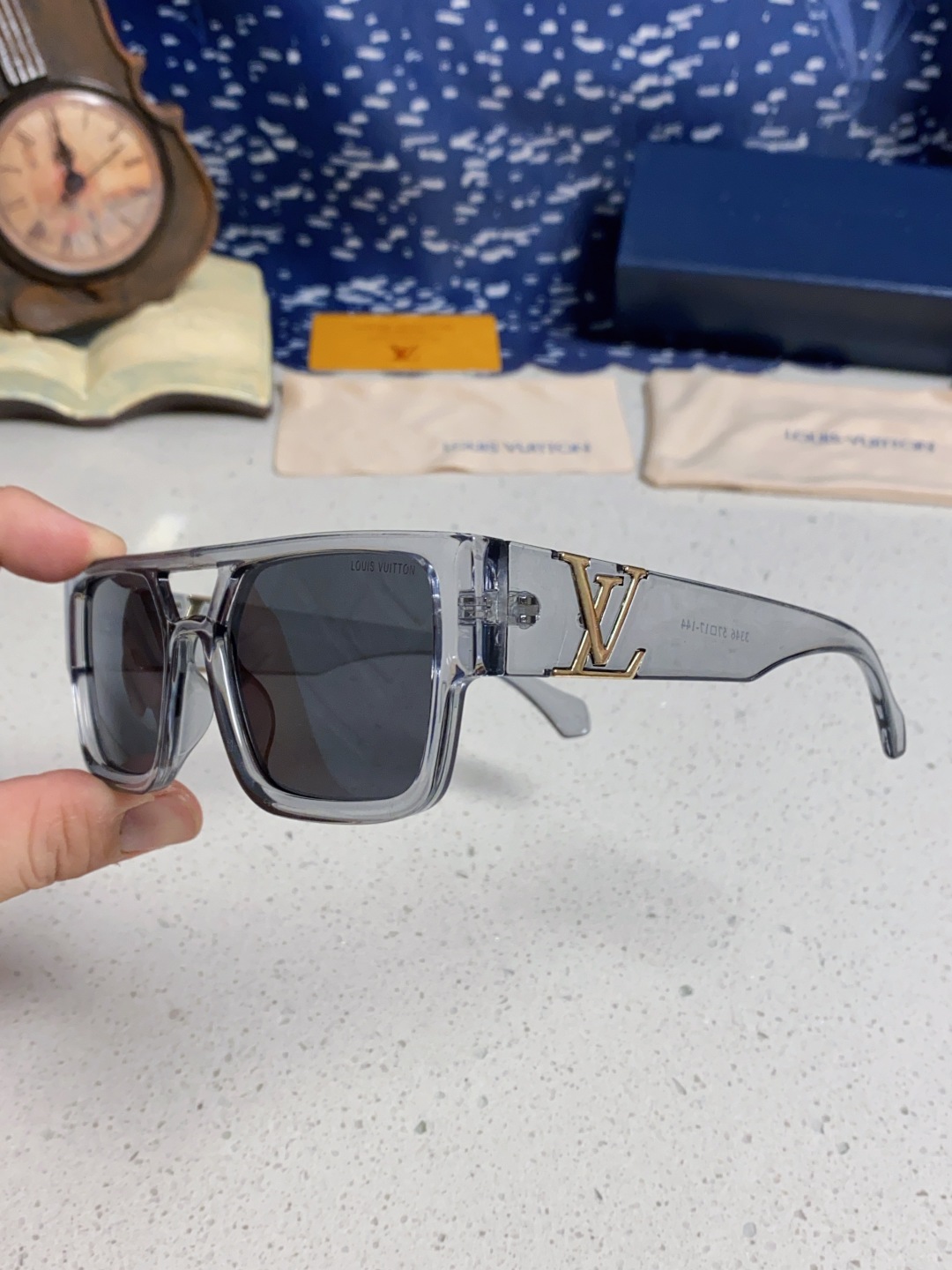 LouisVuitton路易威登 2025款欧美高端女士 方框显瘦休闲太阳眼欧洲站网红旅游防晒墨镜