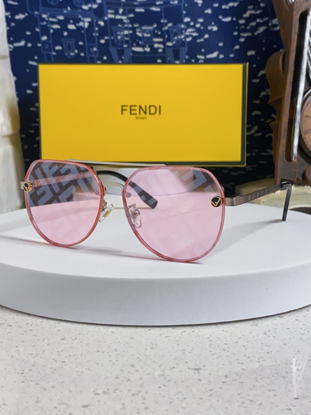 P280 FENDIFINDE, 2025 NEW SUNGLASSES, DOUBLE BEAM PILOTS, UNBOXED OVERLIGHTED LOGO PRINTS, BOTH MALE AND FEMALE - 图片 1