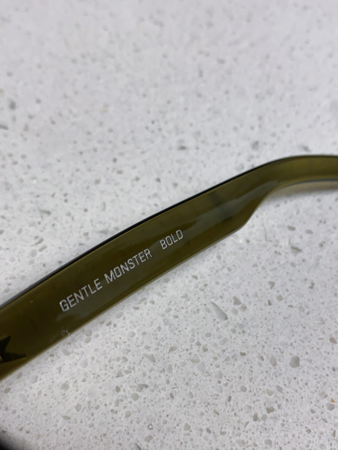 Gentle Moster(GM) gm新款多巴胺椭圆小脸猫眼防晒太阳眼镜高级感女士墨镜 星星图案点缀 