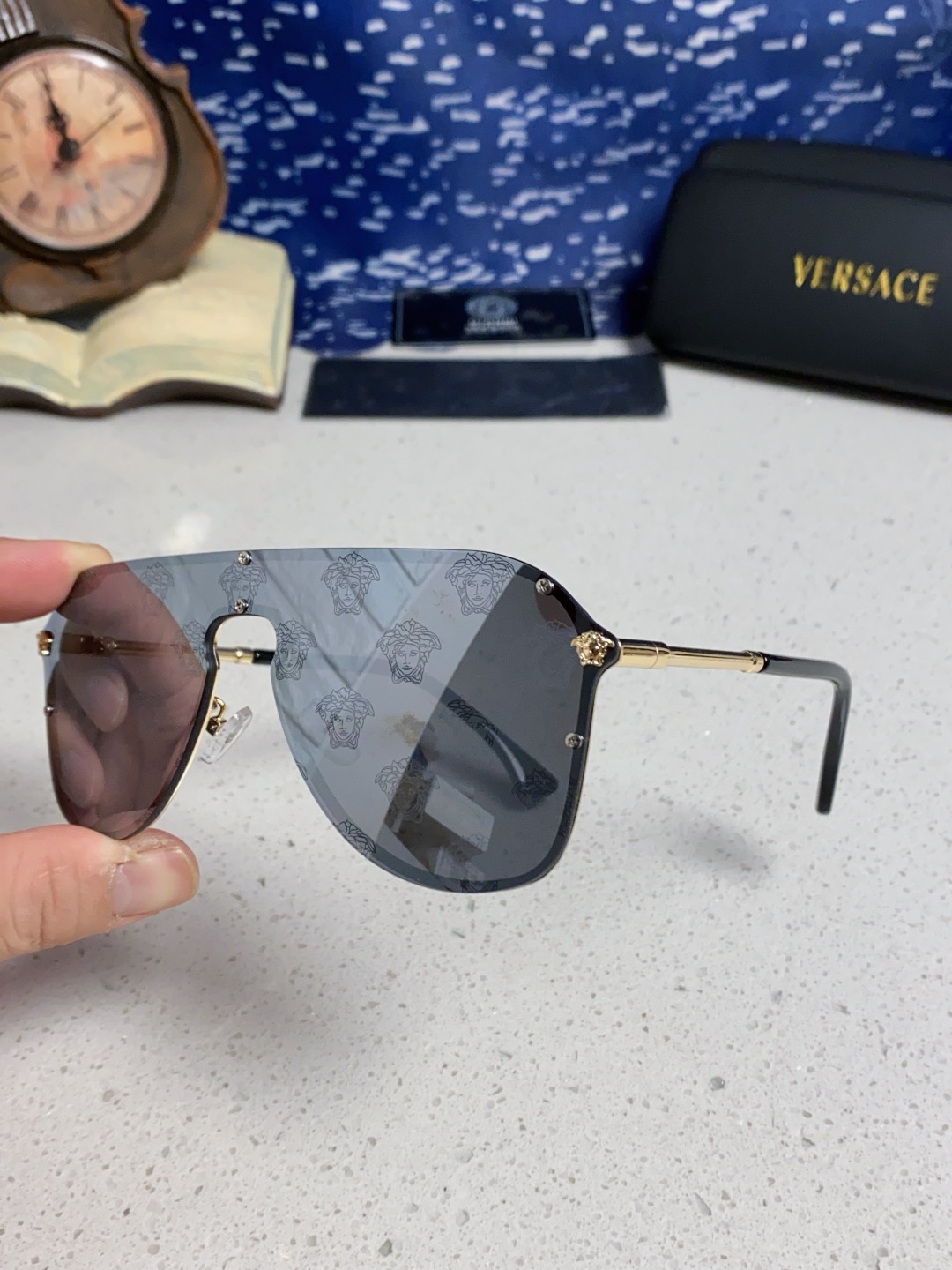 Versace范思哲 经典欧美时尚大框连体百搭太阳镜 简约一片式墨镜金属防晒墨镜显脸小男女通用