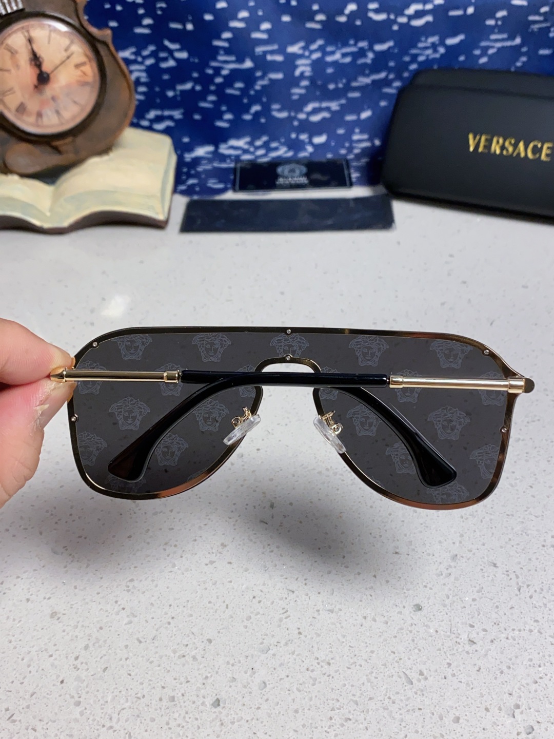 Versace范思哲 经典欧美时尚大框连体百搭太阳镜 简约一片式墨镜金属防晒墨镜显脸小男女通用