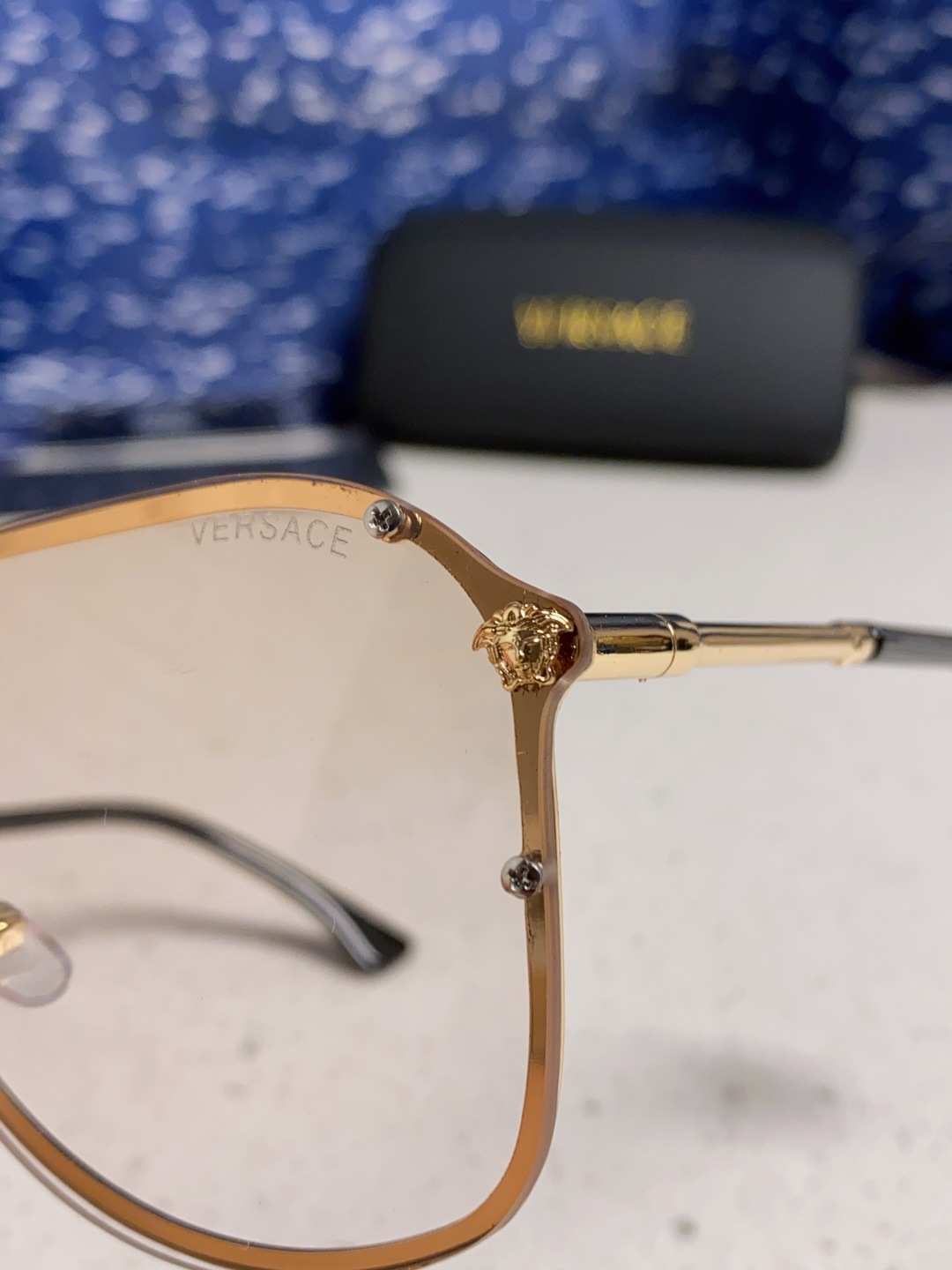 Versace范思哲 经典欧美时尚大框连体百搭太阳镜 简约一片式墨镜金属防晒墨镜显脸小男女通用
