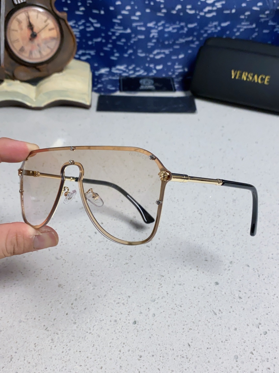 Versace范思哲 经典欧美时尚大框连体百搭太阳镜 简约一片式墨镜金属防晒墨镜显脸小男女通用