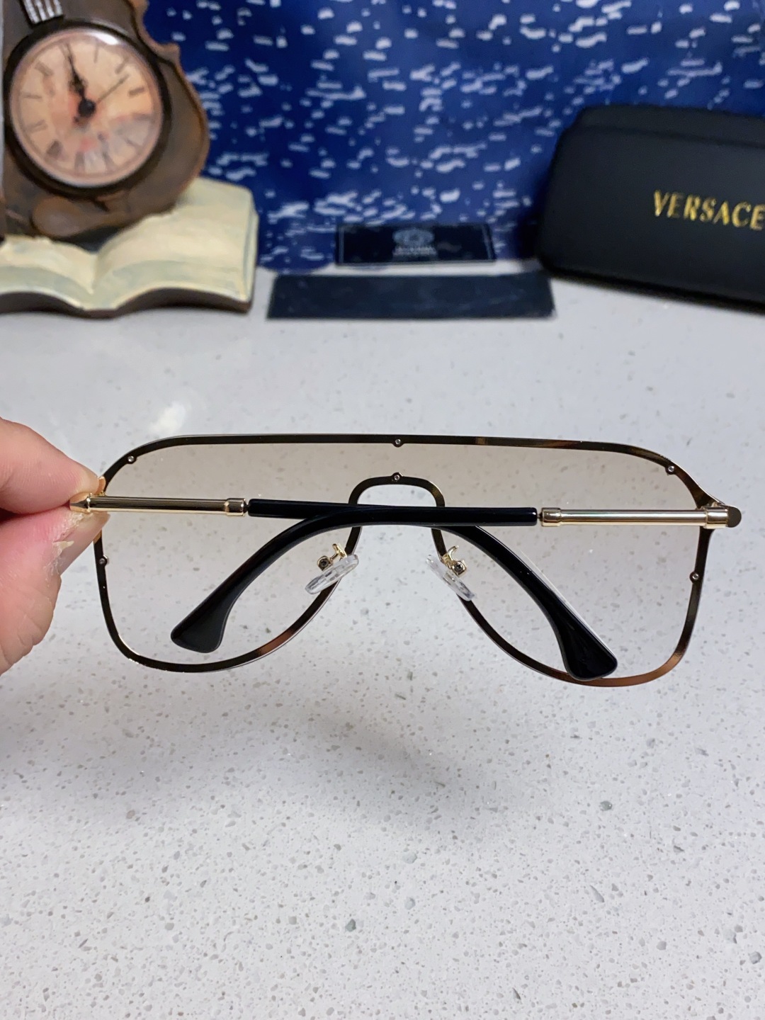 Versace范思哲 经典欧美时尚大框连体百搭太阳镜 简约一片式墨镜金属防晒墨镜显脸小男女通用