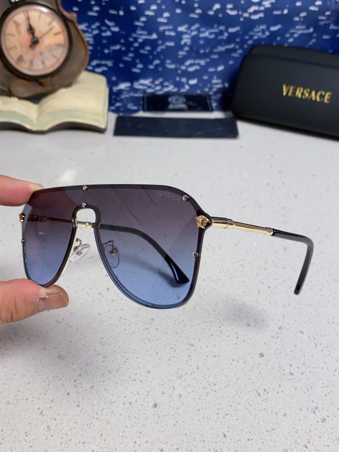 Versace范思哲 经典欧美时尚大框连体百搭太阳镜 简约一片式墨镜金属防晒墨镜显脸小男女通用