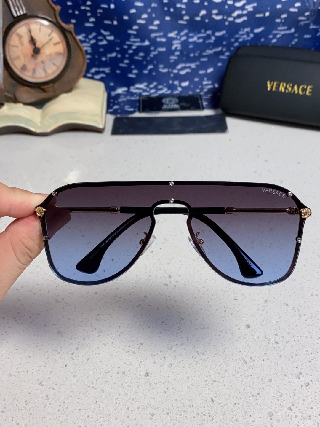 Versace范思哲 经典欧美时尚大框连体百搭太阳镜 简约一片式墨镜金属防晒墨镜显脸小男女通用