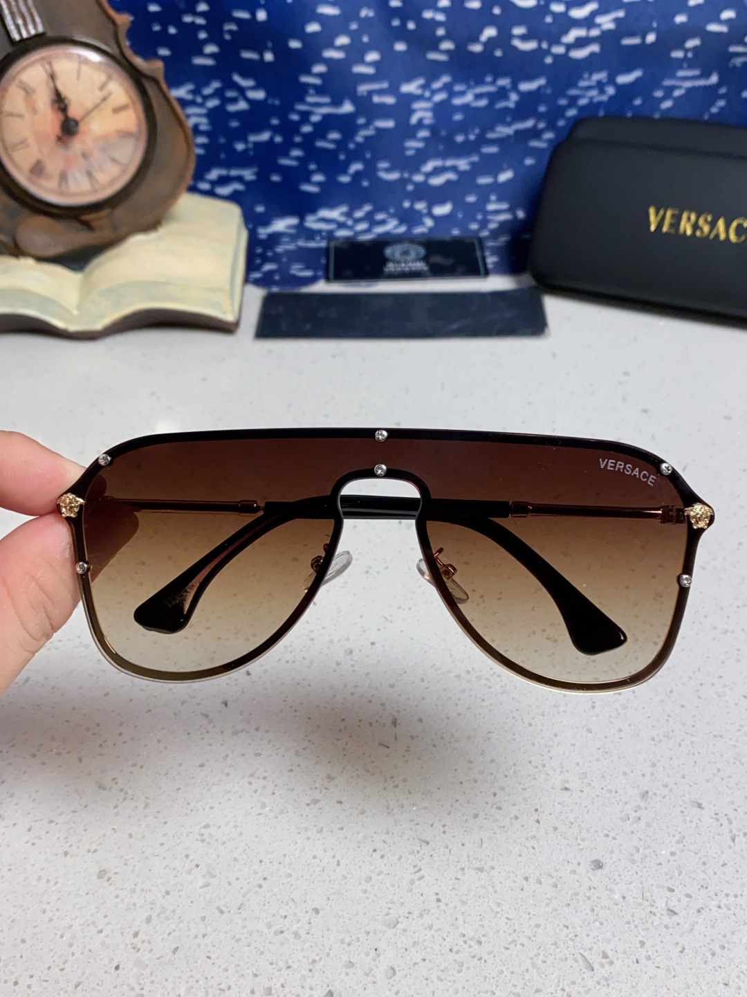 Versace范思哲 经典欧美时尚大框连体百搭太阳镜 简约一片式墨镜金属防晒墨镜显脸小男女通用