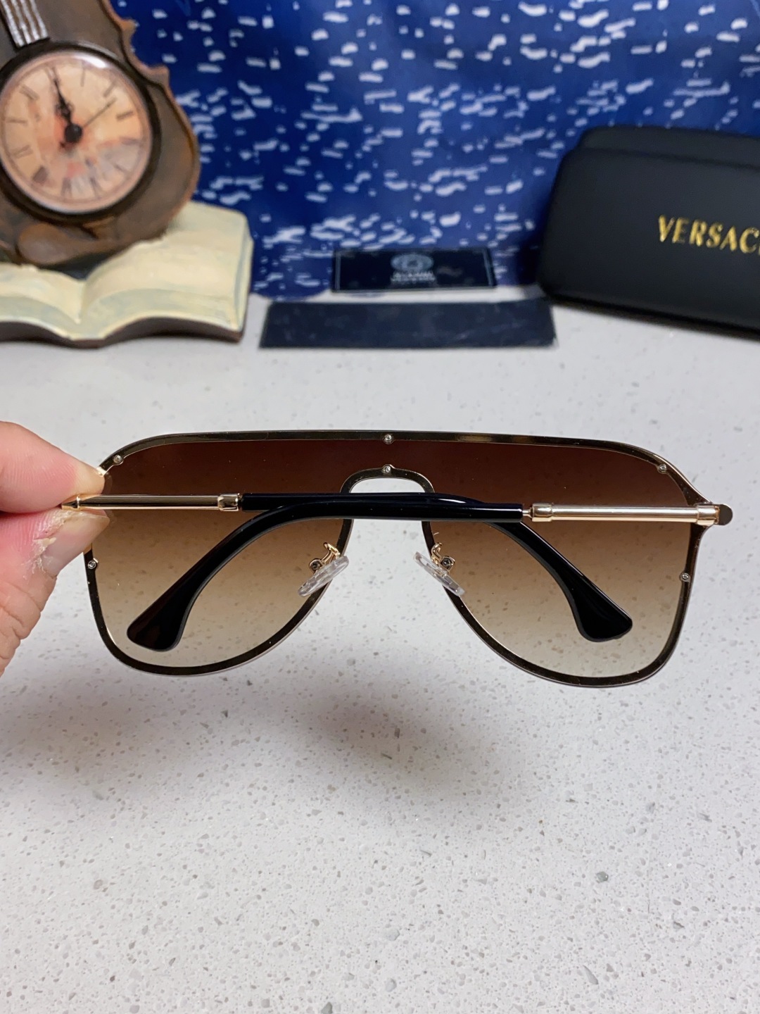 Versace范思哲 经典欧美时尚大框连体百搭太阳镜 简约一片式墨镜金属防晒墨镜显脸小男女通用