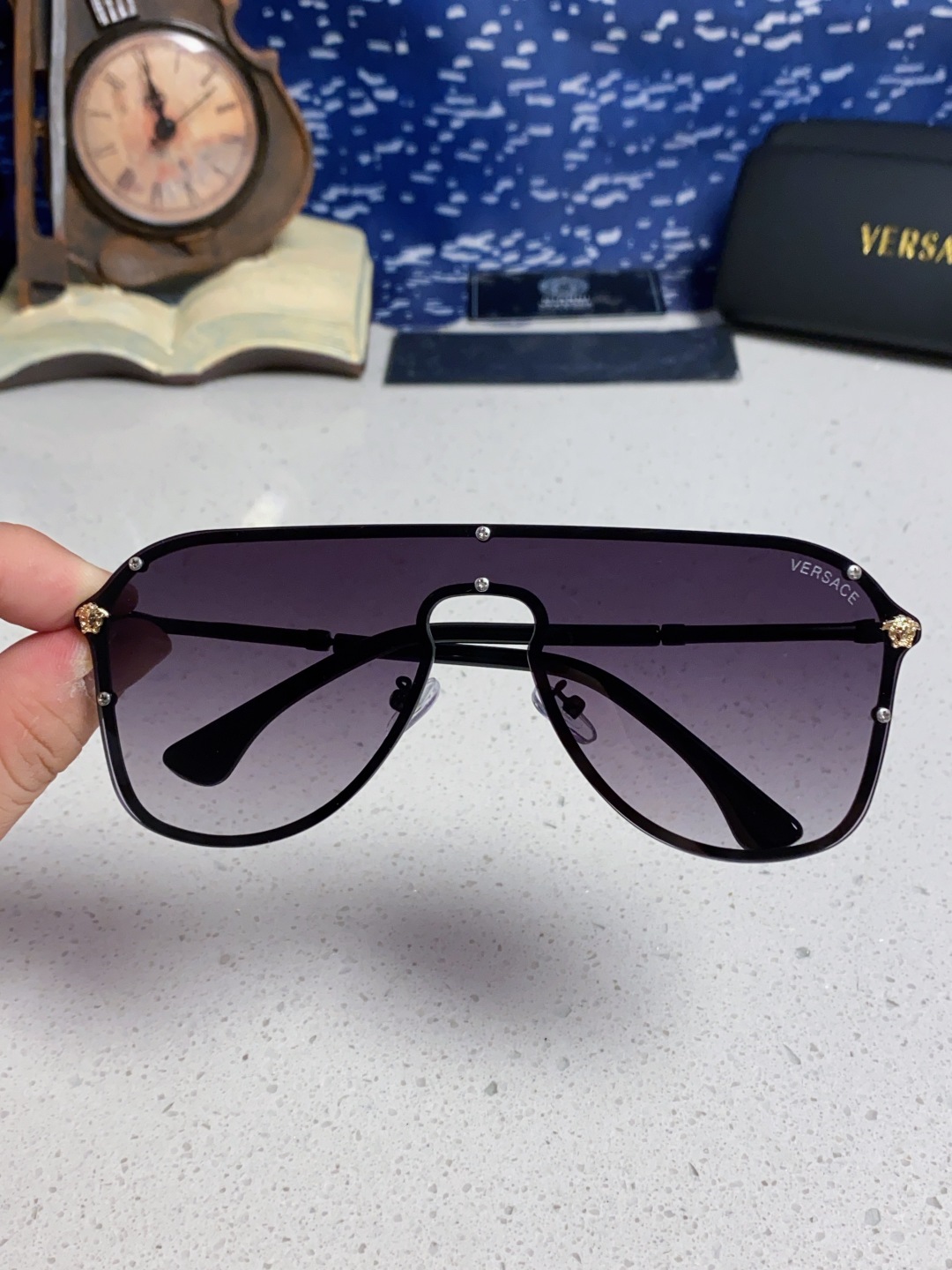 Versace范思哲 经典欧美时尚大框连体百搭太阳镜 简约一片式墨镜金属防晒墨镜显脸小男女通用