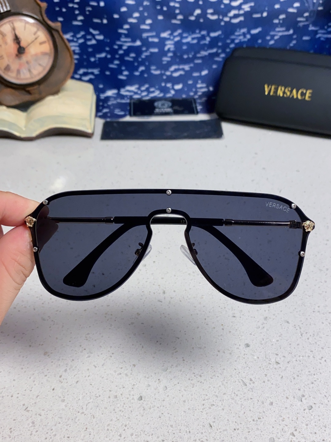 Versace范思哲 经典欧美时尚大框连体百搭太阳镜 简约一片式墨镜金属防晒墨镜显脸小男女通用