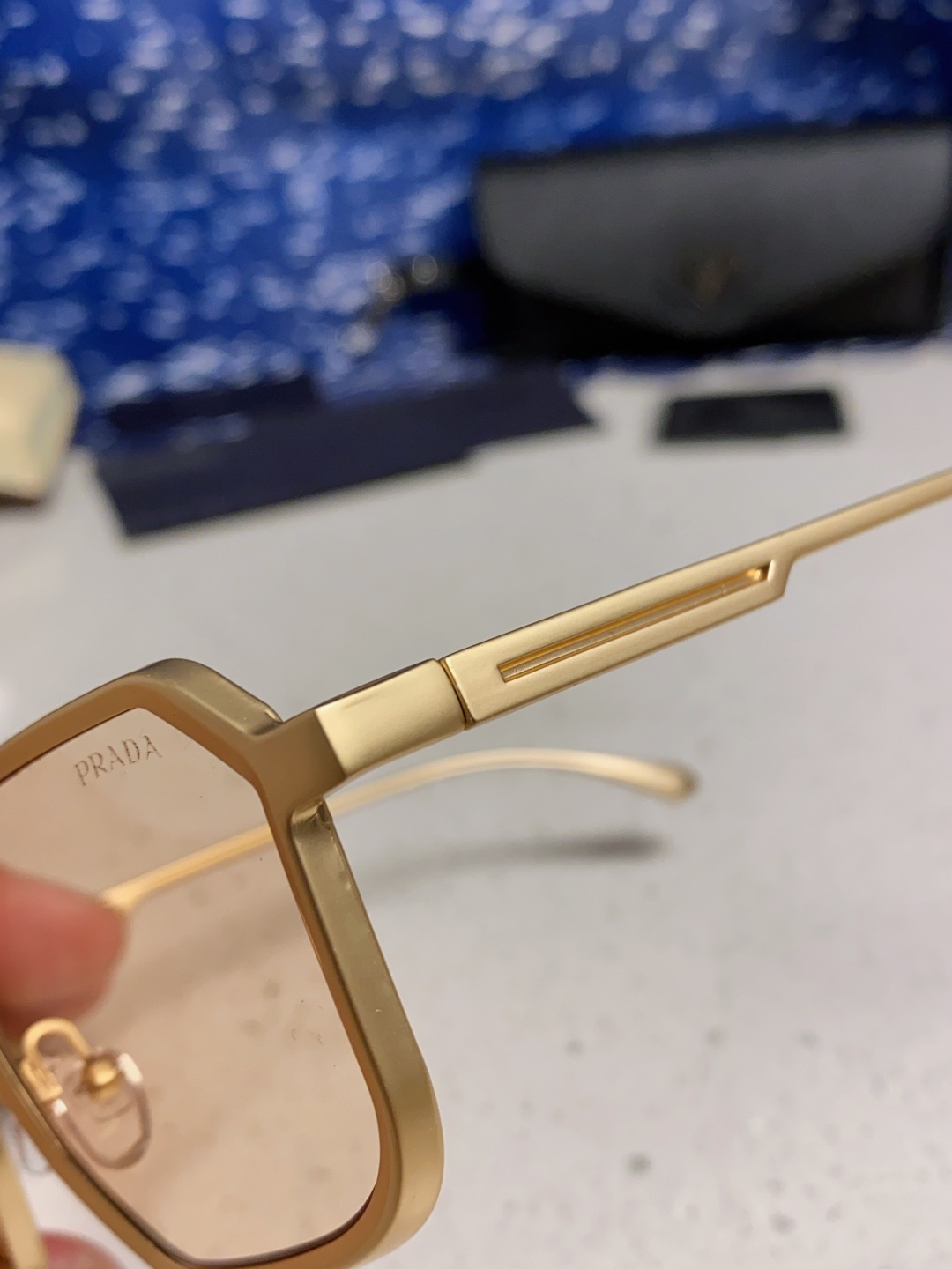 Prada普拉达 2025新款复古男士金属赛博朋克墨镜炫酷个性连体太阳镜