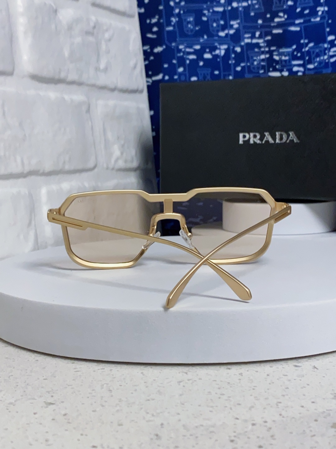 Prada普拉达 2025新款复古男士金属赛博朋克墨镜炫酷个性连体太阳镜