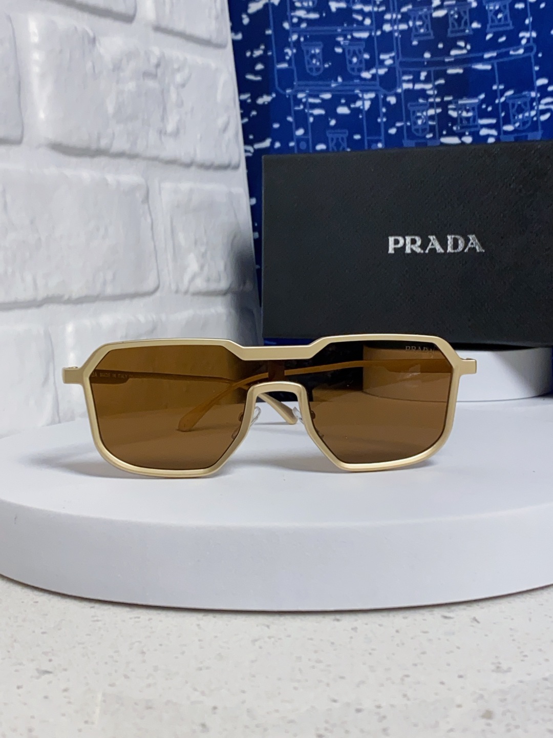 Prada普拉达 2025新款复古男士金属赛博朋克墨镜炫酷个性连体太阳镜