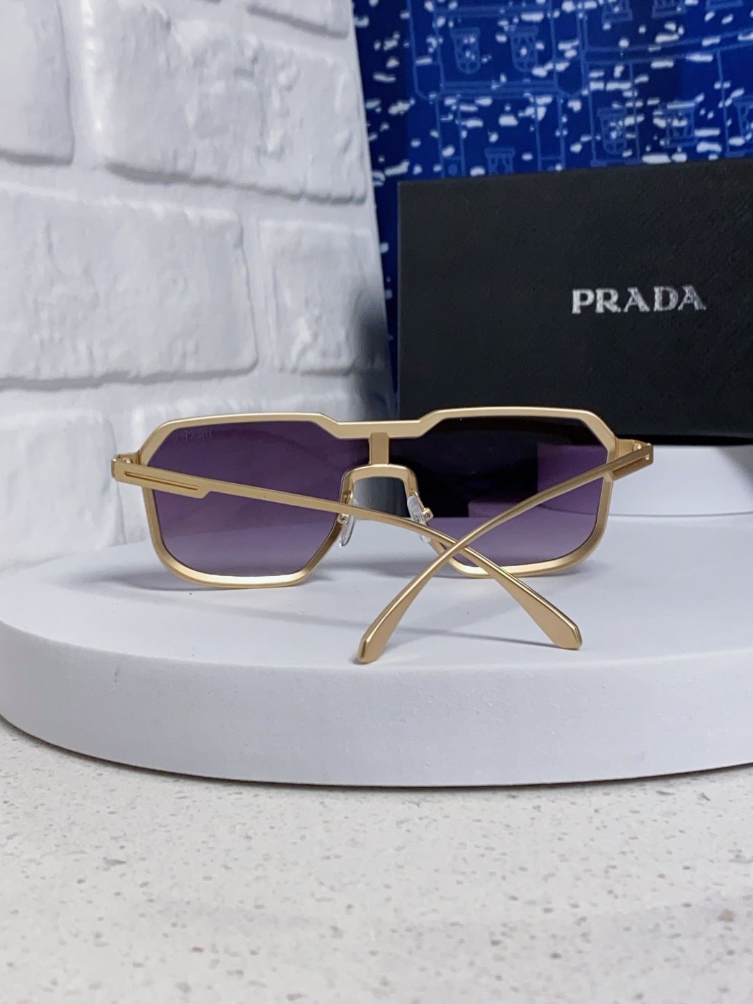 Prada普拉达 2025新款复古男士金属赛博朋克墨镜炫酷个性连体太阳镜