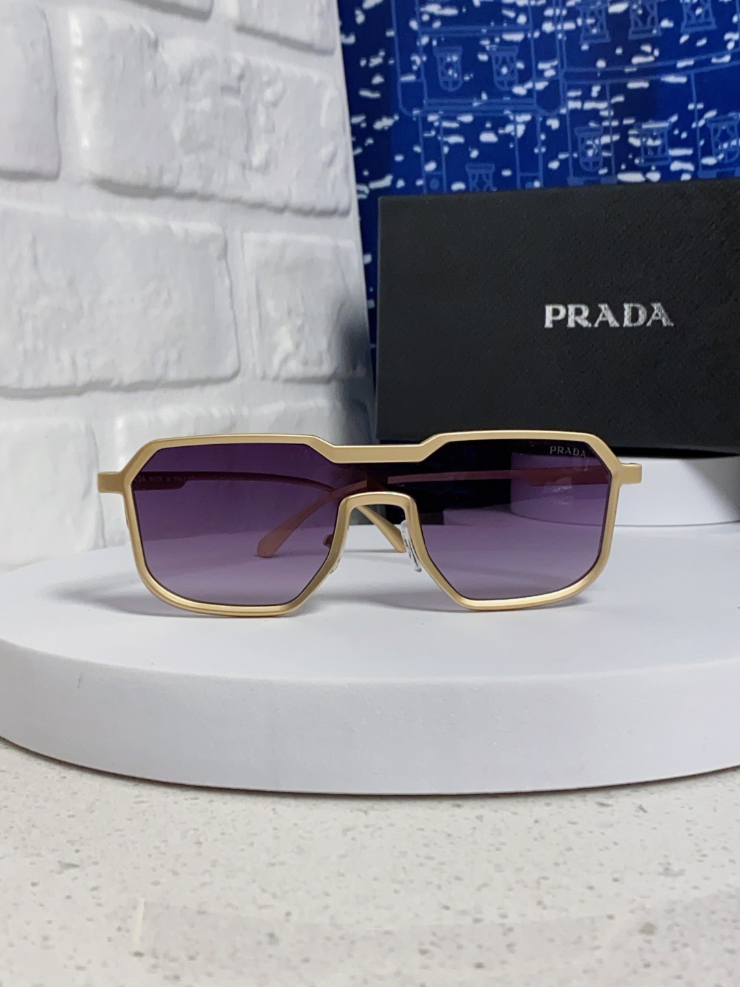 Prada普拉达 2025新款复古男士金属赛博朋克墨镜炫酷个性连体太阳镜