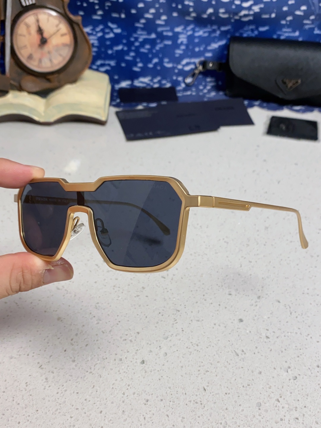 Prada普拉达 2025新款复古男士金属赛博朋克墨镜炫酷个性连体太阳镜